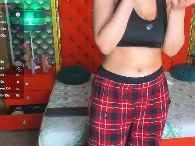 Model: -VALERIIAA-