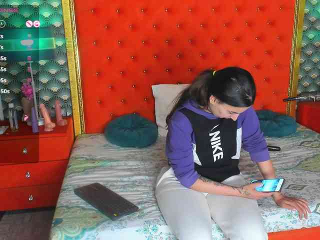 Model: -VALERIIAA-
