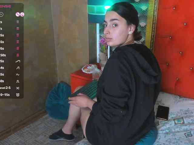 Model: -VALERIIAA-