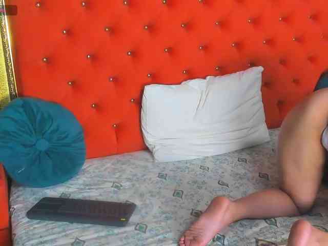 Model: -VALERIIAA-