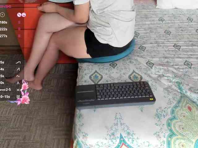 Model: -VALERIIAA-