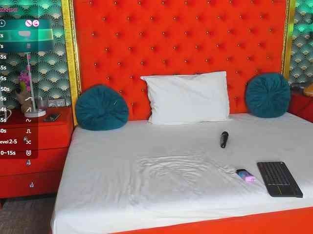 Model: -VALERIIAA-