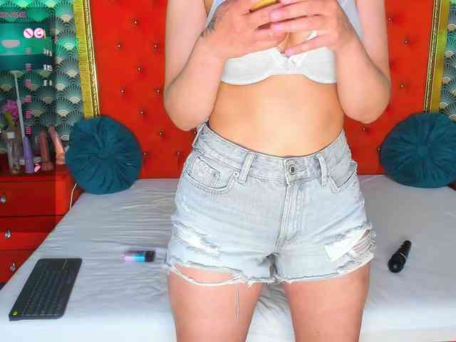 Model: -VALERIIAA-