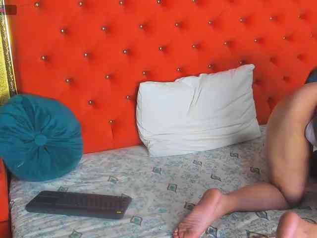 Model: -VALERIIAA-