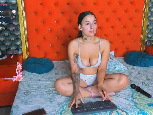 -VALERIIAA- webcam