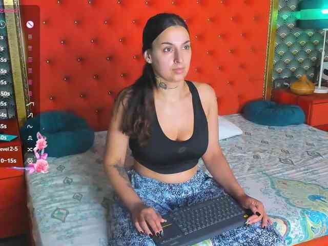 Model: -VALERIIAA-