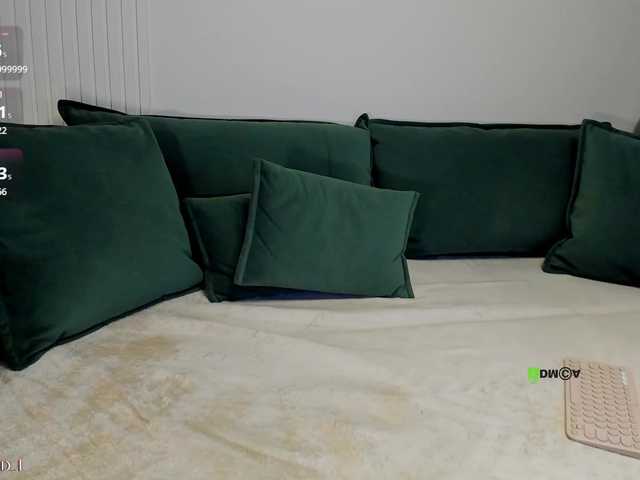 S0FlA live cam on BongaCams