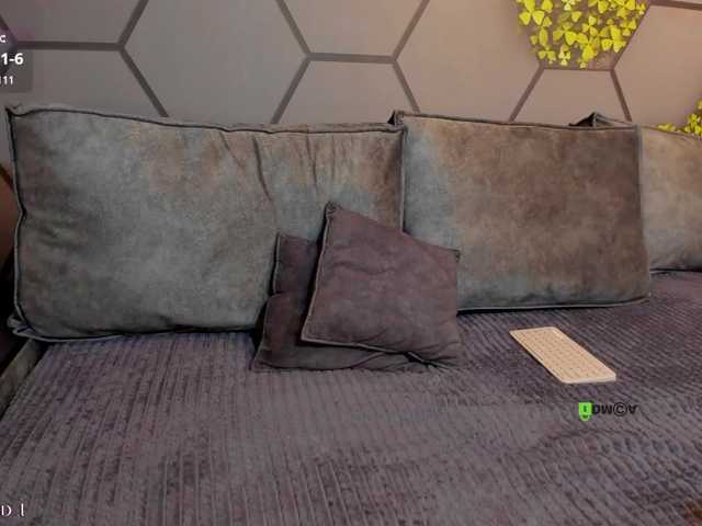 S0FlA's BongaCams show and profile