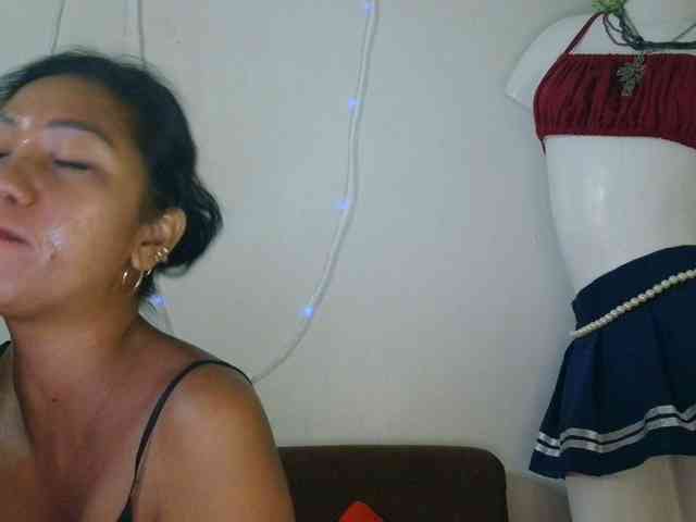 Tina_Jade