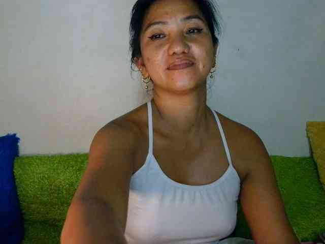 jennahshampoo Live Webcam on BongaCams