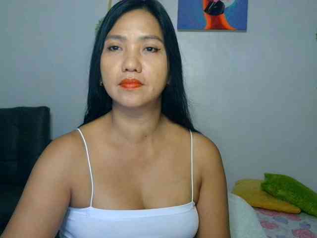 Model: Tina_Jade