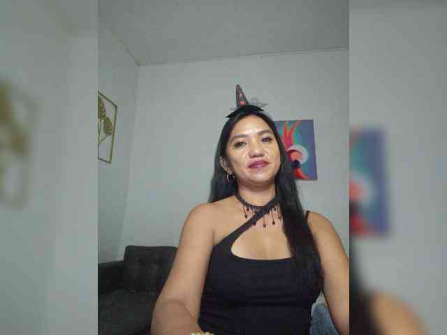 Tina_Jade
