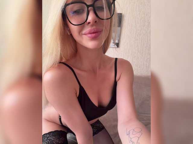 Baby-Mariposa live cam on BongaCams