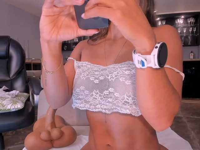 RenataReyes1 live cam on BongaCams