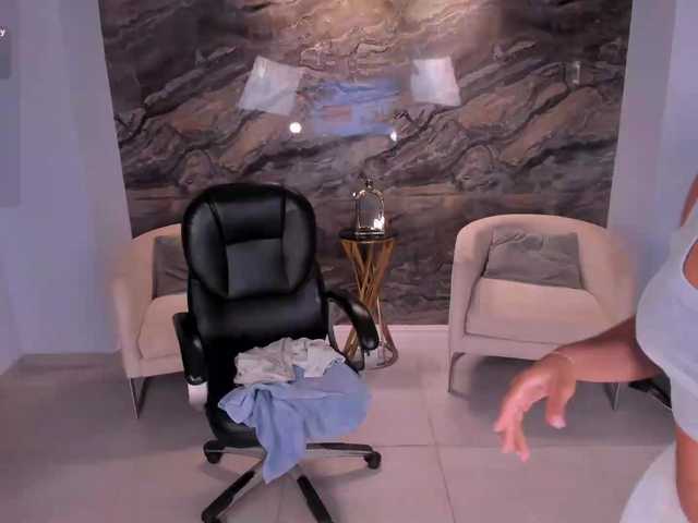 RenataReyes1's BongaCams show and profile