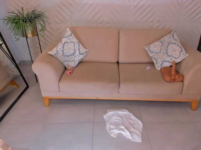 RenataReyes1 live cam on BongaCams