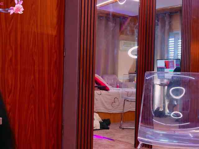 VanessaAngel webcam