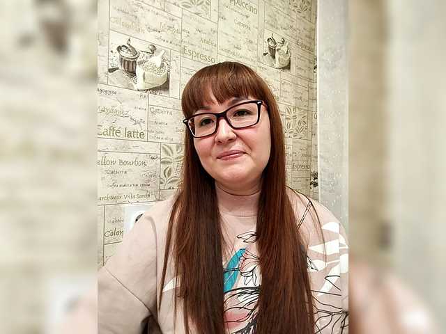 Fox-Lisa's BongaCams show and profile