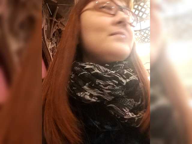 Fox-Lisa's BongaCams show and profile