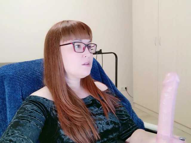 Fox-Lisa's BongaCams show and profile