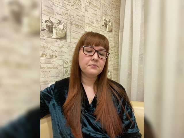 Fox-Lisa's BongaCams show and profile