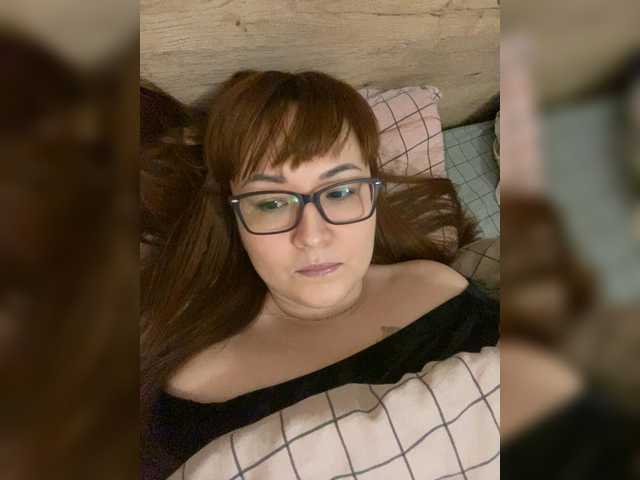 Fox-Lisa's BongaCams show and profile