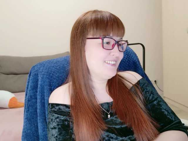 Fox-Lisa's BongaCams show and profile