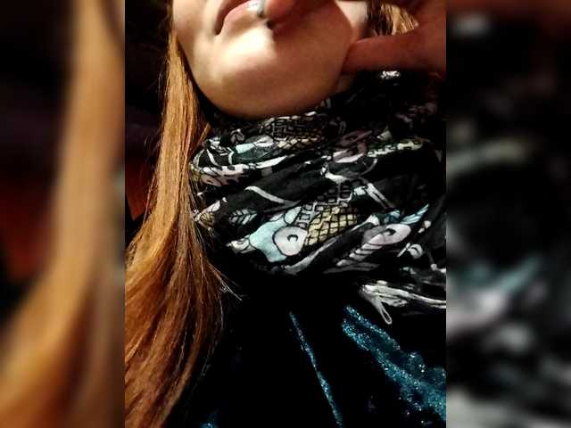 Fox-Lisa's BongaCams show and profile