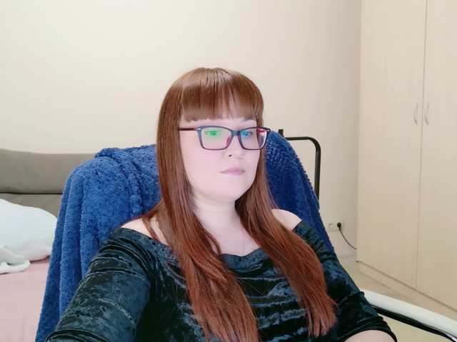 Fox-Lisa's BongaCams show and profile