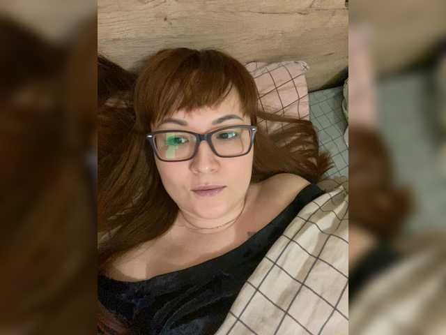 Fox-Lisa's BongaCams show and profile