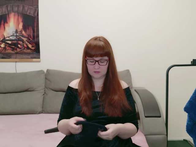 Fox-Lisa's BongaCams show and profile