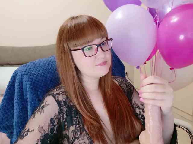 QueenFoxyLiza webcam