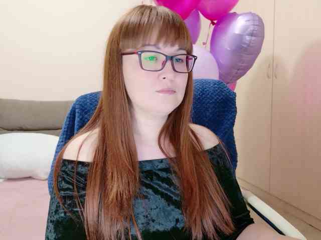 QueenFoxyLiza webcam