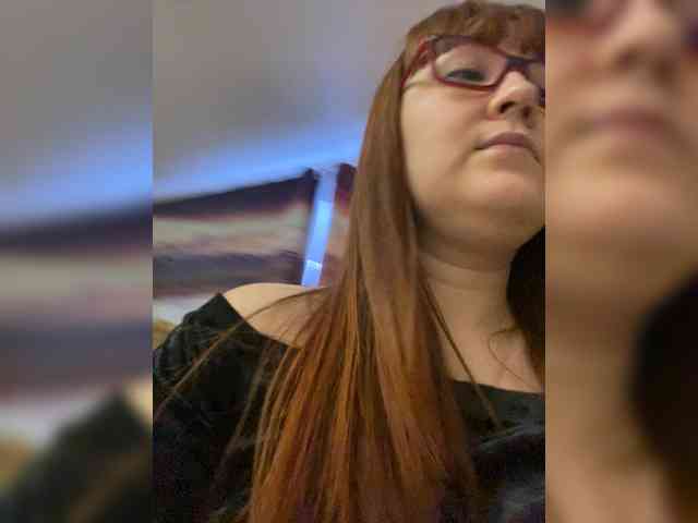 QueenFoxyLiza webcam