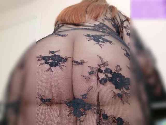 QueenFoxyLiza webcam
