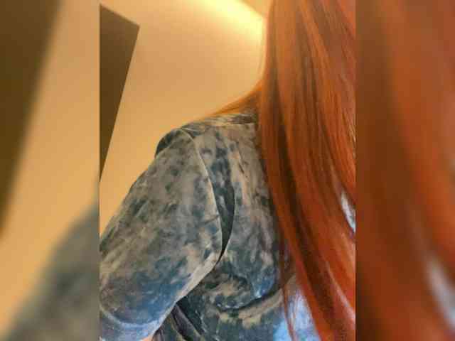 QueenFoxyLisa webcam