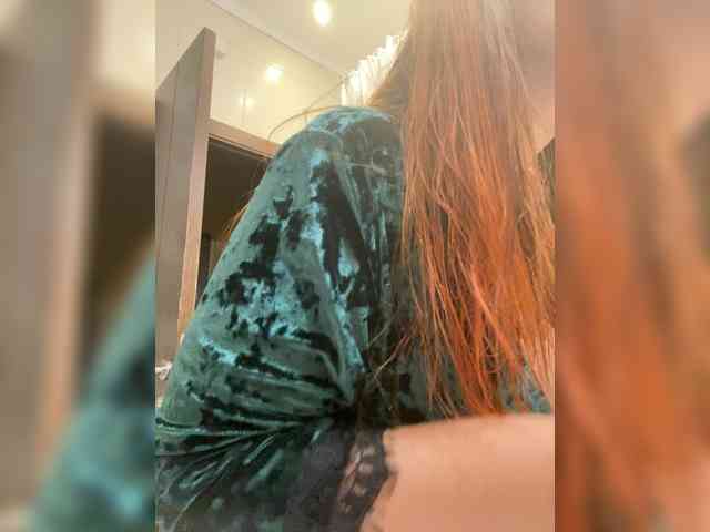 QueenFoxyLisa webcam