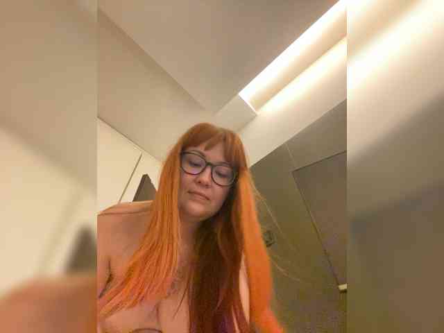 Fox-Lisa Live Webcam on BongaCams