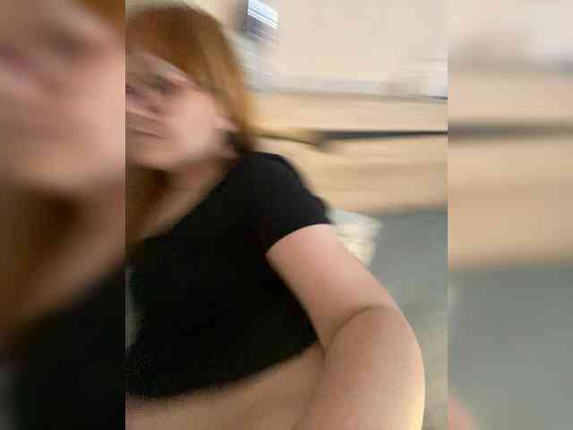 Fox-Lisa Sex Cam Show