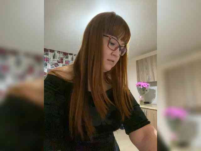 QueenFoxyLiza webcam