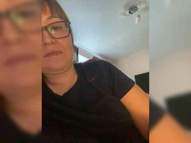 QueenFoxyLiza webcam