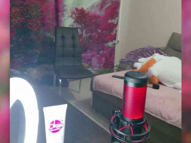QueenFoxyLiza webcam