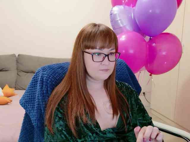 QueenFoxyLiza webcam