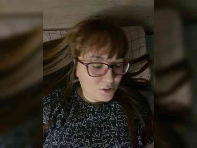 QueenFoxyLiza webcam
