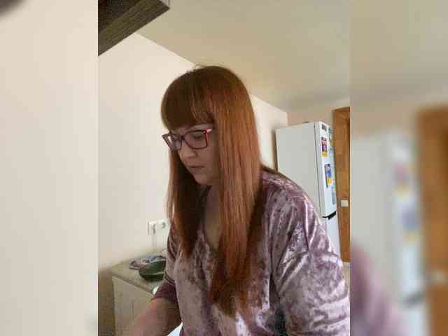 Model: QueenFoxyLiza