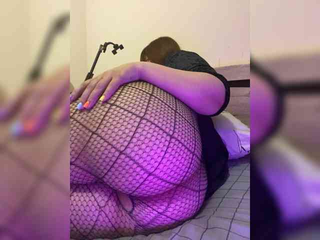 QueenFoxyLiza webcam