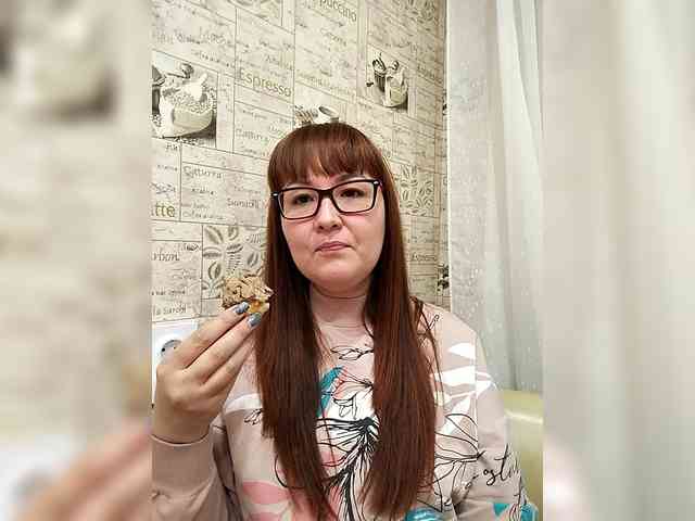 QueenFoxyLiza webcam