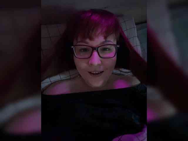 QueenFoxyLiza webcam