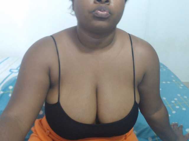 shirlyhotxx live cam on BongaCams