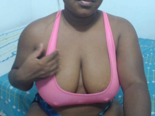 shirlyhotxx live cam on BongaCams